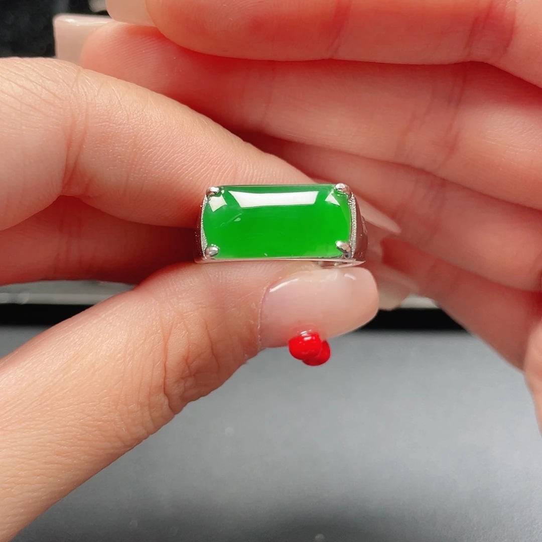 翡翠银S925镶嵌戒指没有运费险4072