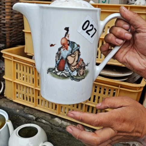 库存微瑕老寿星多孔茶壶