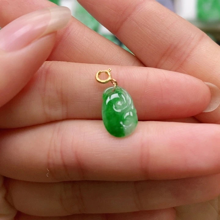 翡翠未镶嵌颈饰吊坠