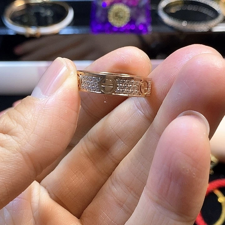 瓷片芳**冻Tfffgjkkjhffhhjjhhff