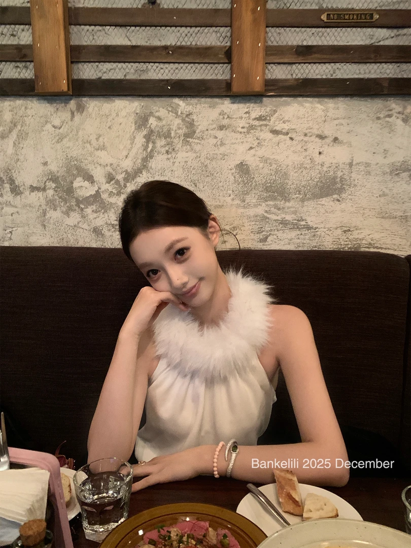 【娇柔月光】毛领挂脖吊带背心内搭上衣女显瘦半裙秋冬2025新款套装