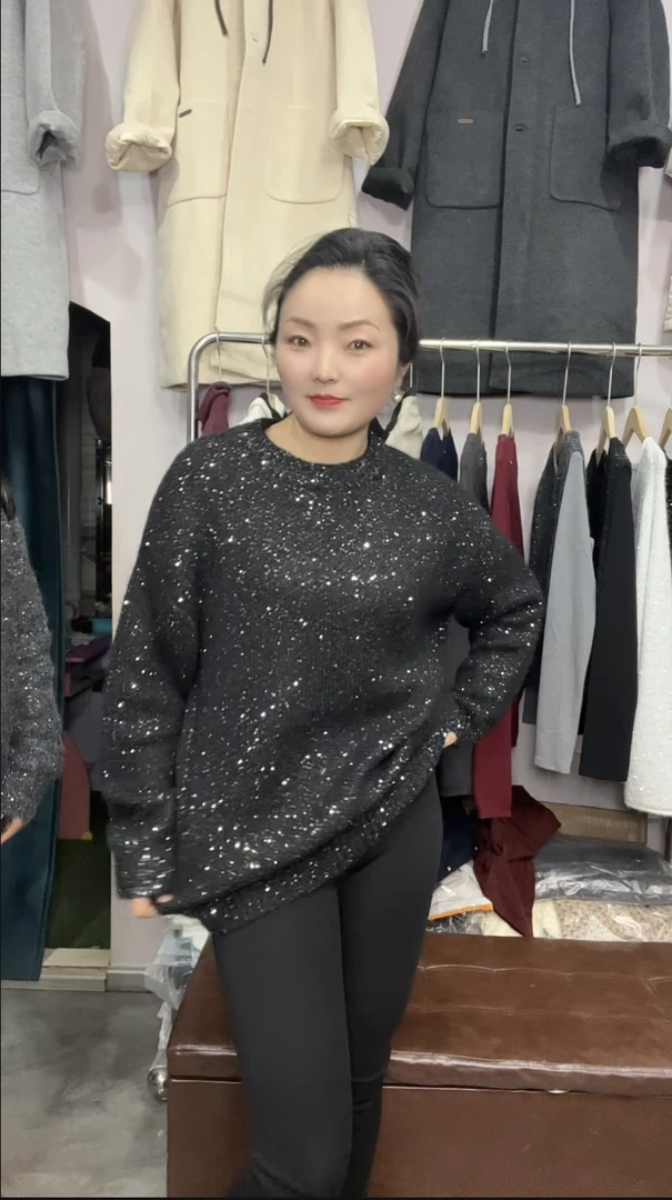 圆领亮片宽松毛衣