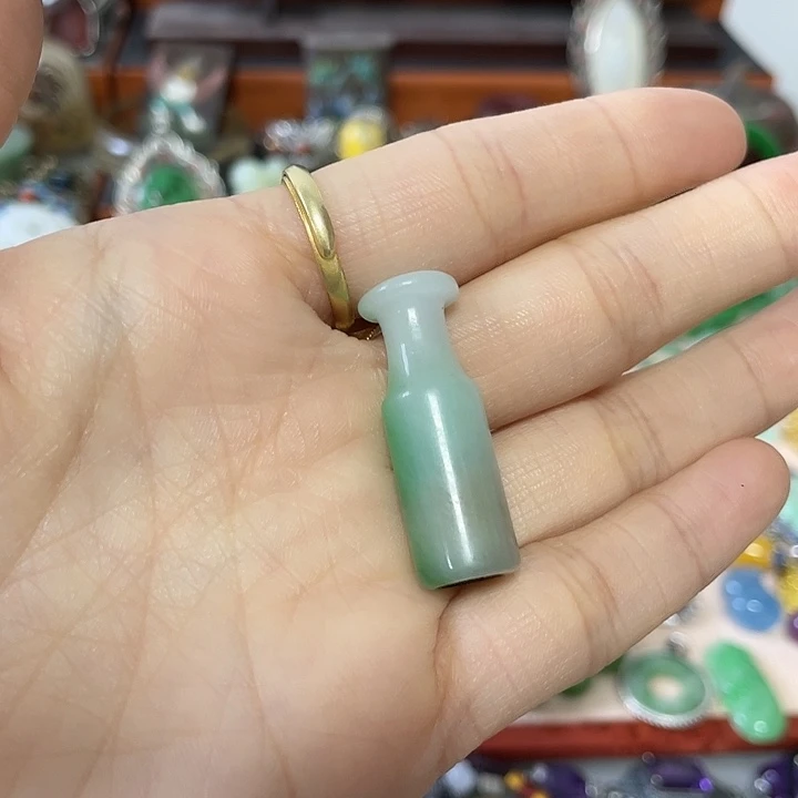 翡翠挂件未镶嵌精美雕刻物件物件