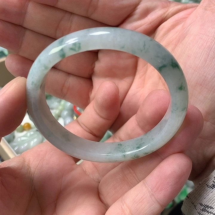 翡翠颈饰未镶嵌?****嘛贵妃56