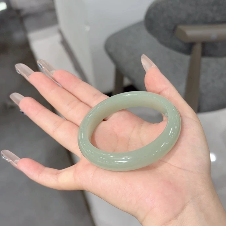 东陵石手镯未镶嵌