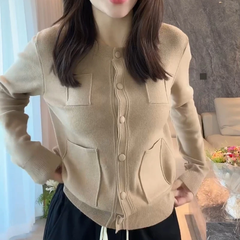 简约气质长袖百搭多口袋设计圆领针织衫LK2506529