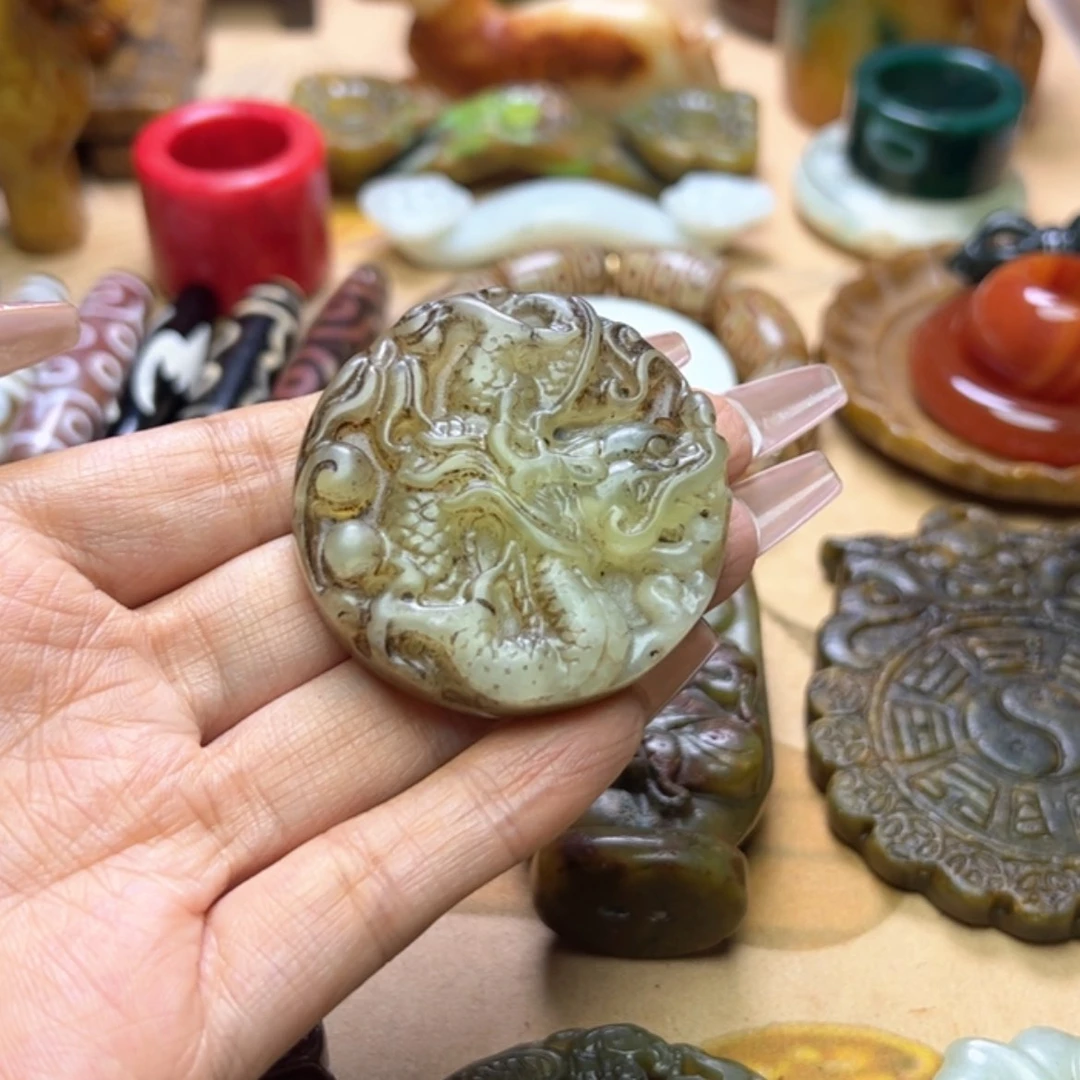 【闪购商品】蛇纹石玉颈饰未镶嵌