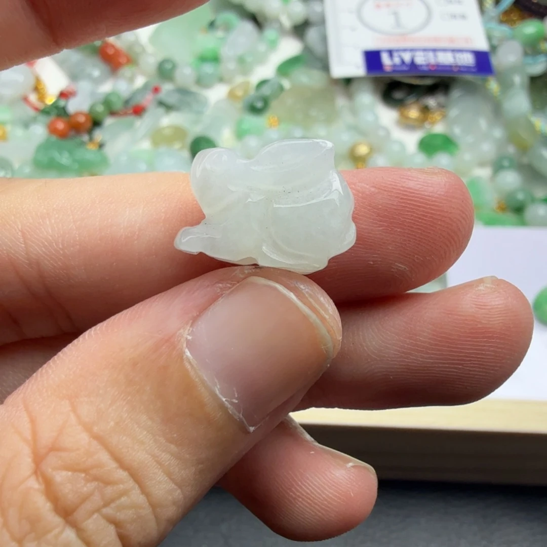 翡翠未镶嵌颈饰009