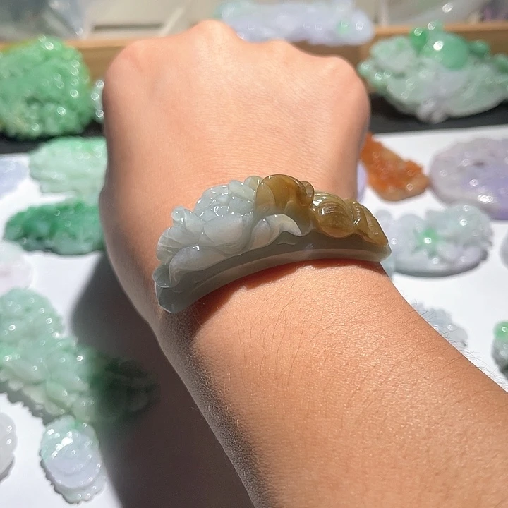 颈饰未镶嵌翡翠天