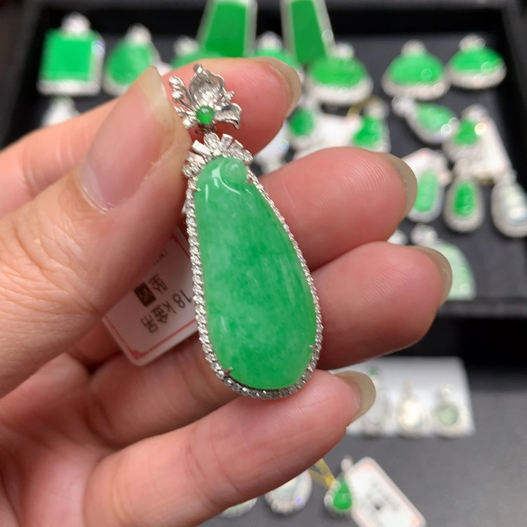 翡翠18K金镶嵌吊坠(不含链)