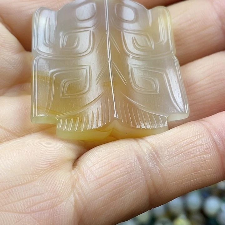 晁***林玛瑙/玉髓未镶嵌颈饰