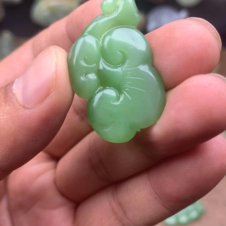 常***字颈饰未镶嵌和田玉（糖玉）