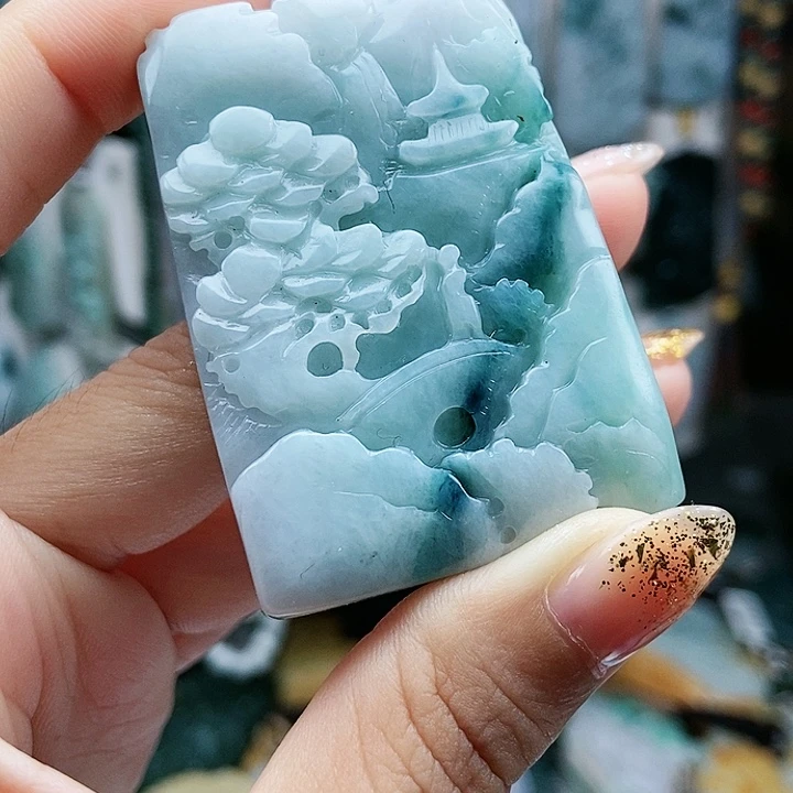 颈饰足铂镶嵌翡翠翡翠