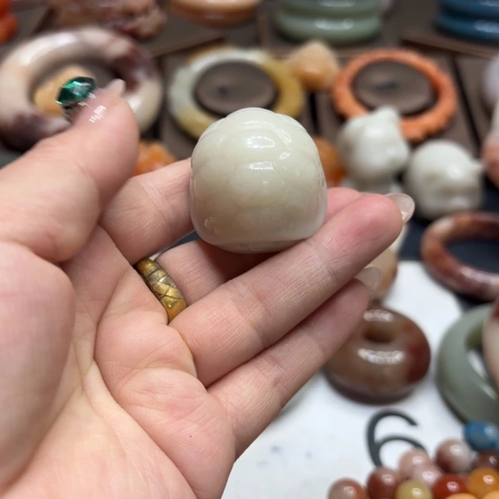 石英岩玉合金颈饰