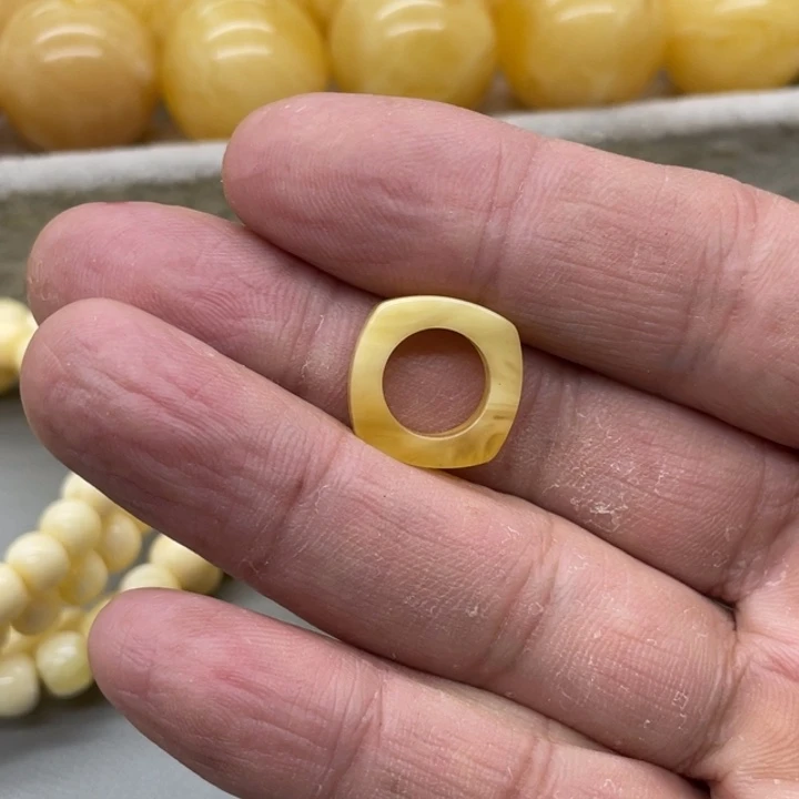 琥珀未镶嵌裸石跑环