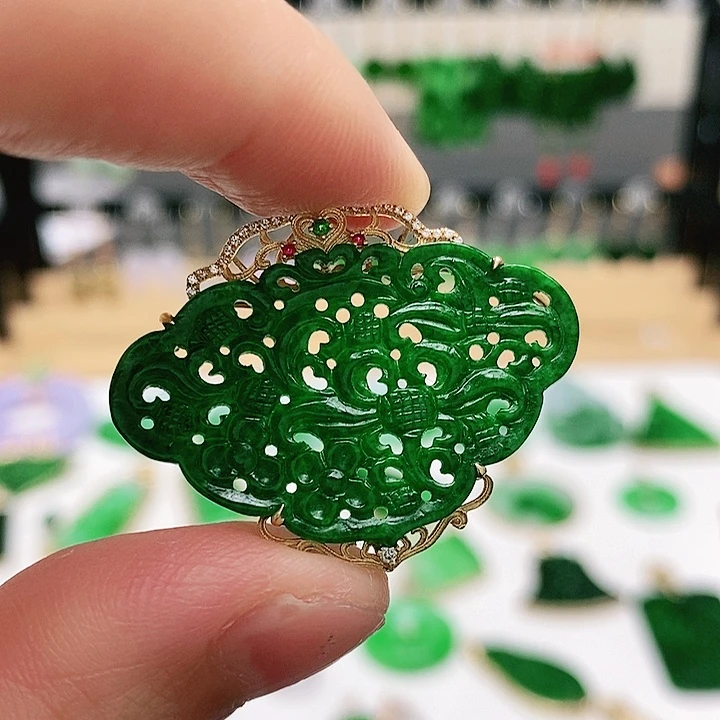 初***心翡翠18K金镶嵌耳饰挂件