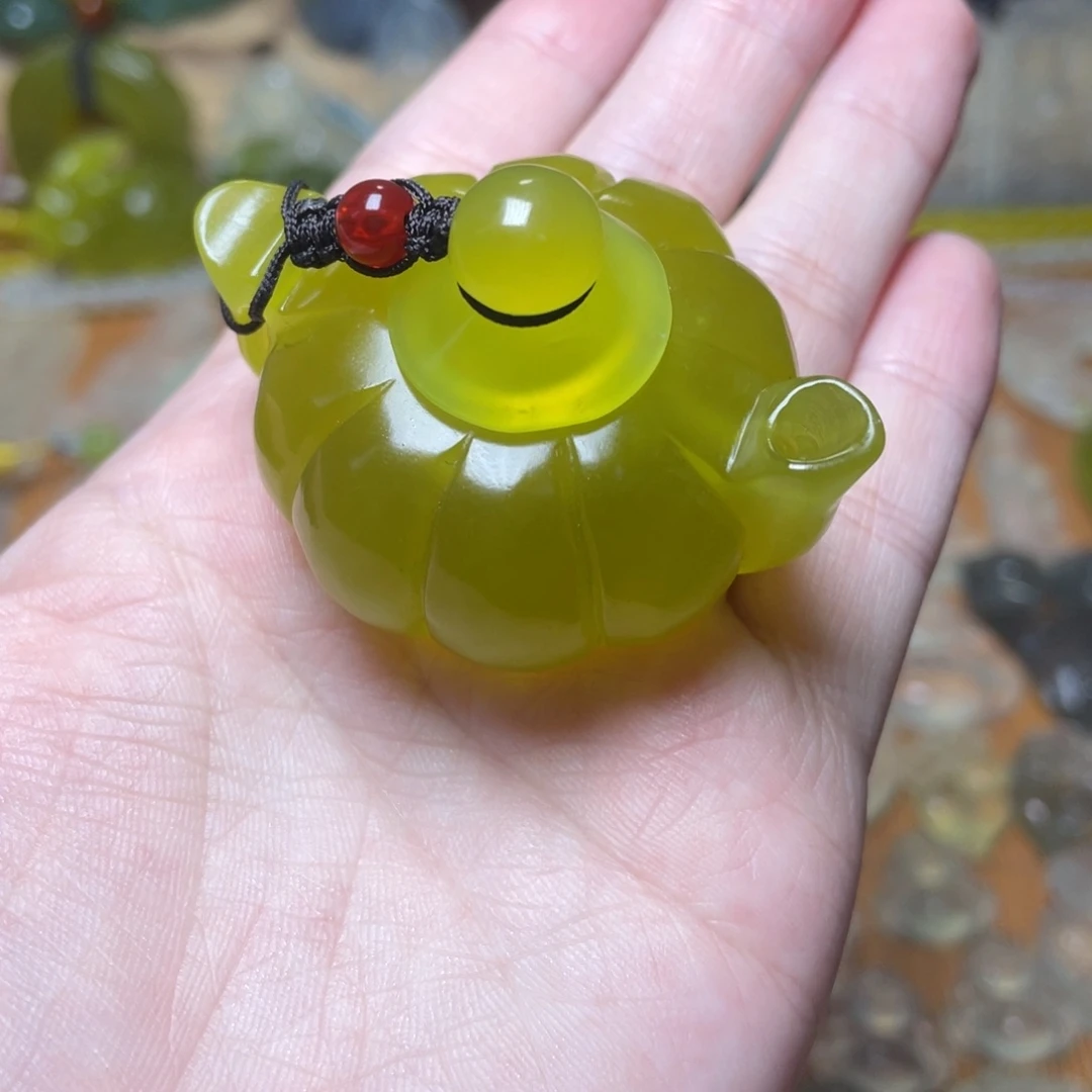 蛇纹石玉手把件未镶嵌