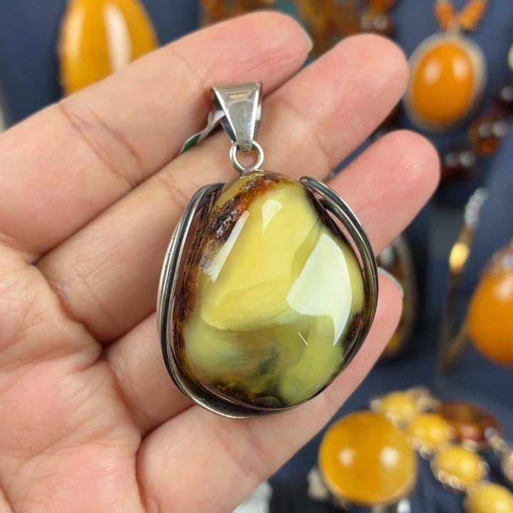 琥珀银S925镶嵌颈饰