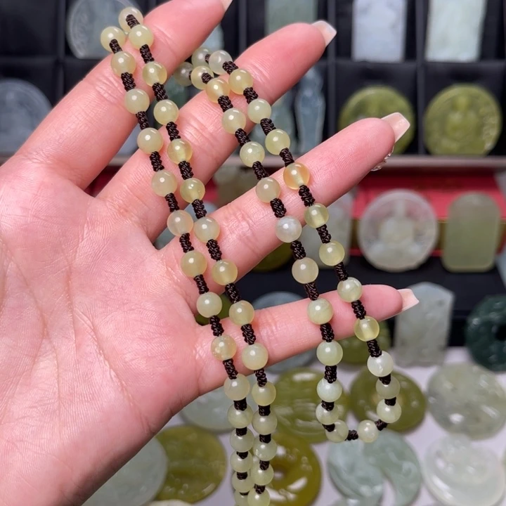 岫玉未镶嵌吊坠(赠链)