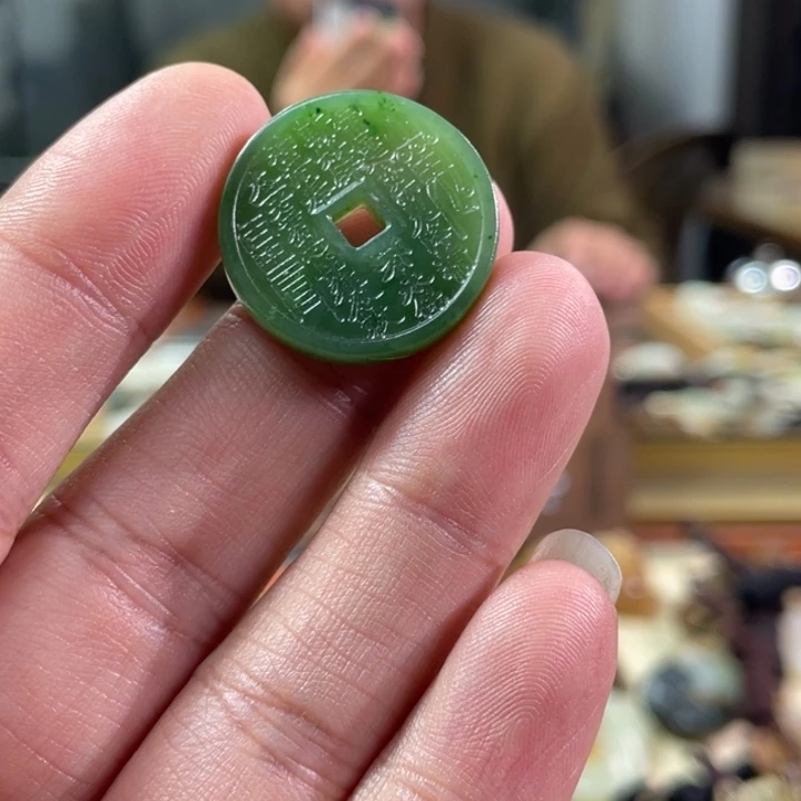 颈饰未镶嵌和田玉（糖玉）