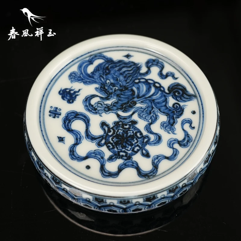 景德镇 春风祥玉 邹俊窑制八字款 青花 宣德 狮子绣球 摆件