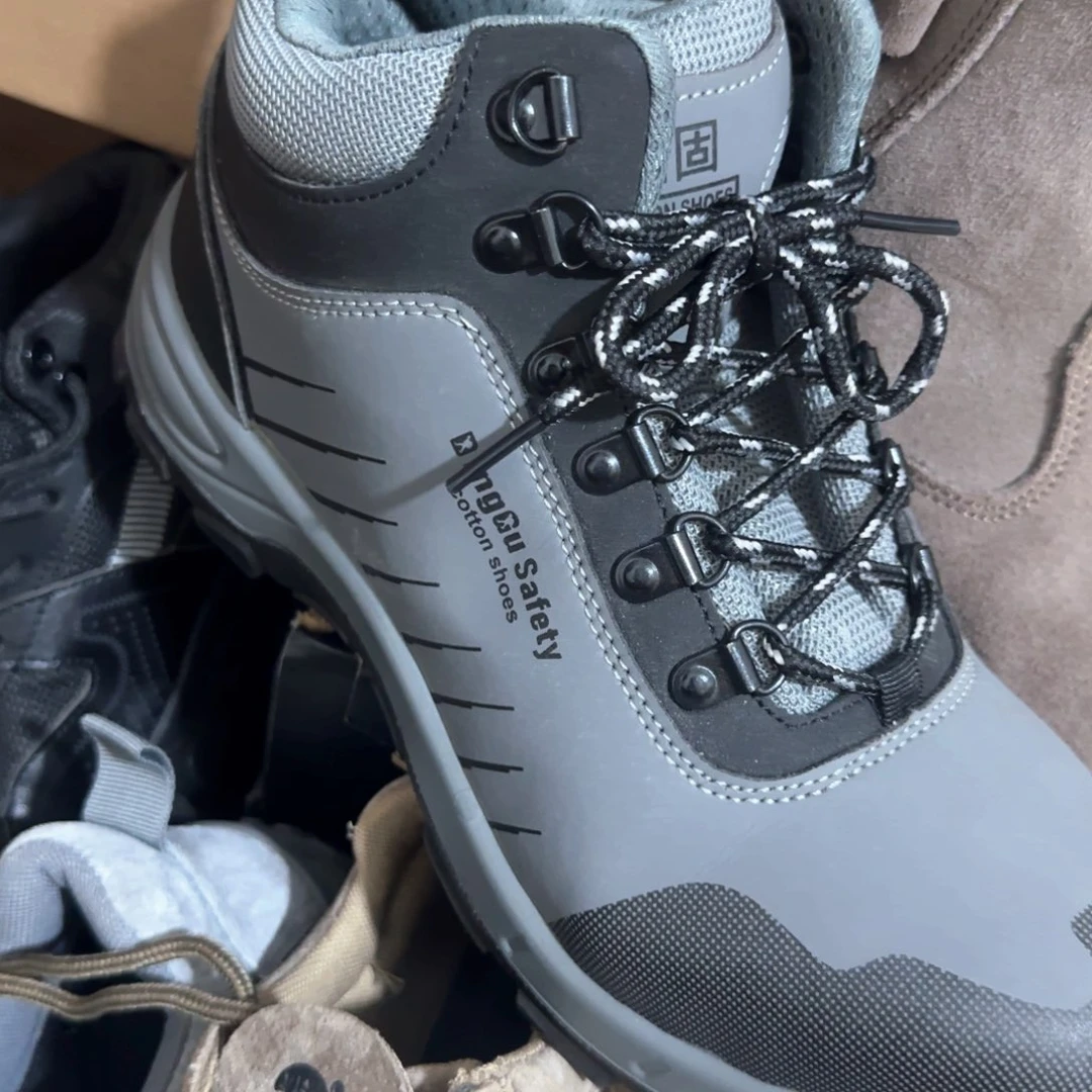 42码灰皮中高帮靴