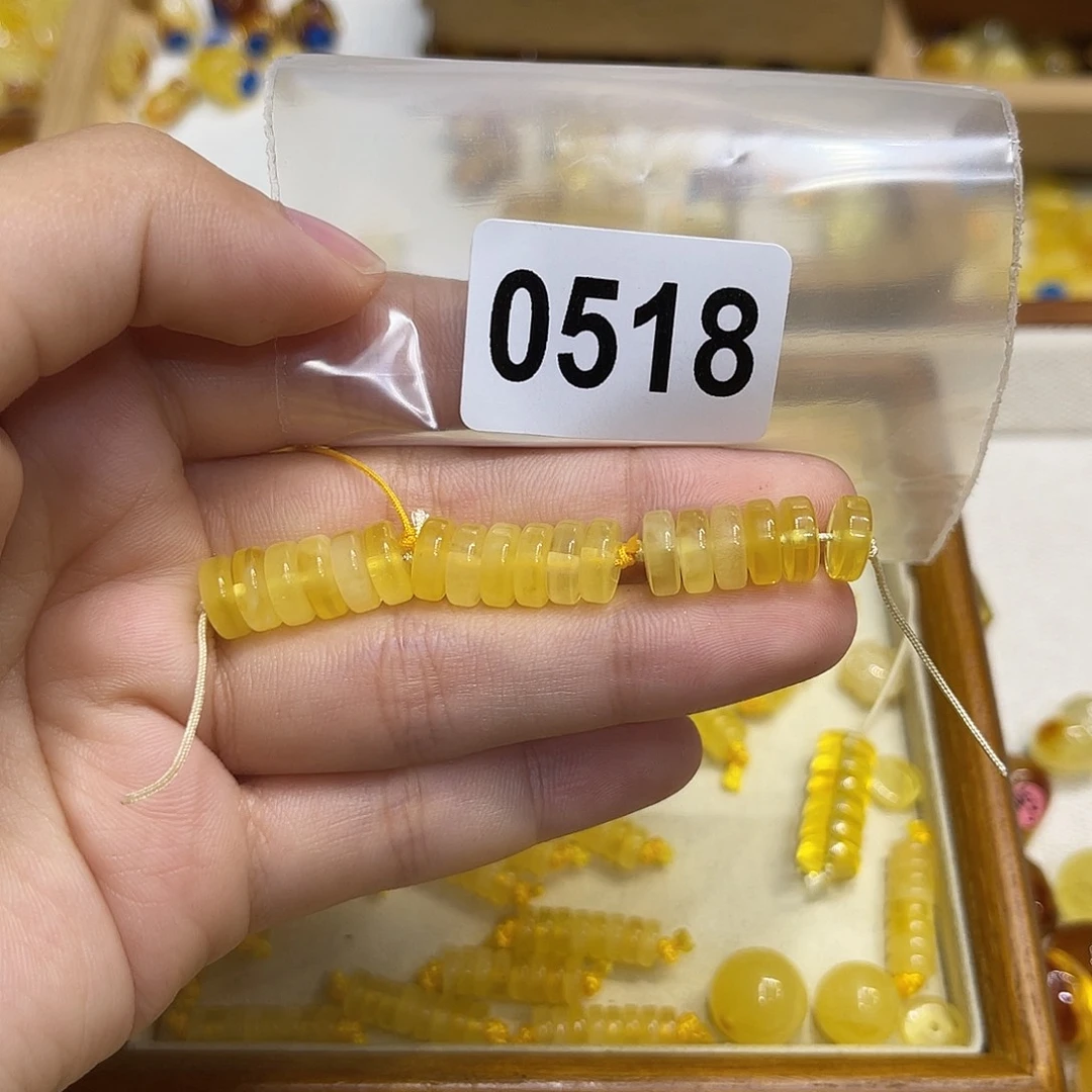 带***利琥珀未镶嵌珠宝奇石