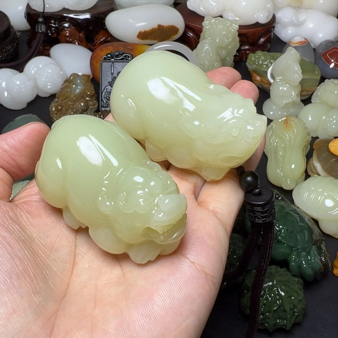 烟****?新疆昆仑山脉料子天然料子：精品貔貅