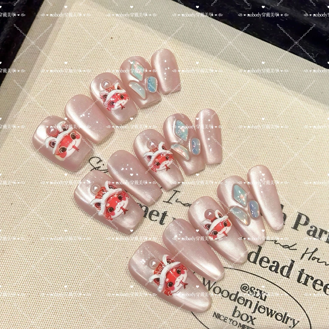 茹茹手工美甲#醒狮桃桃发财醒狮浮雕纯手工穿戴美甲