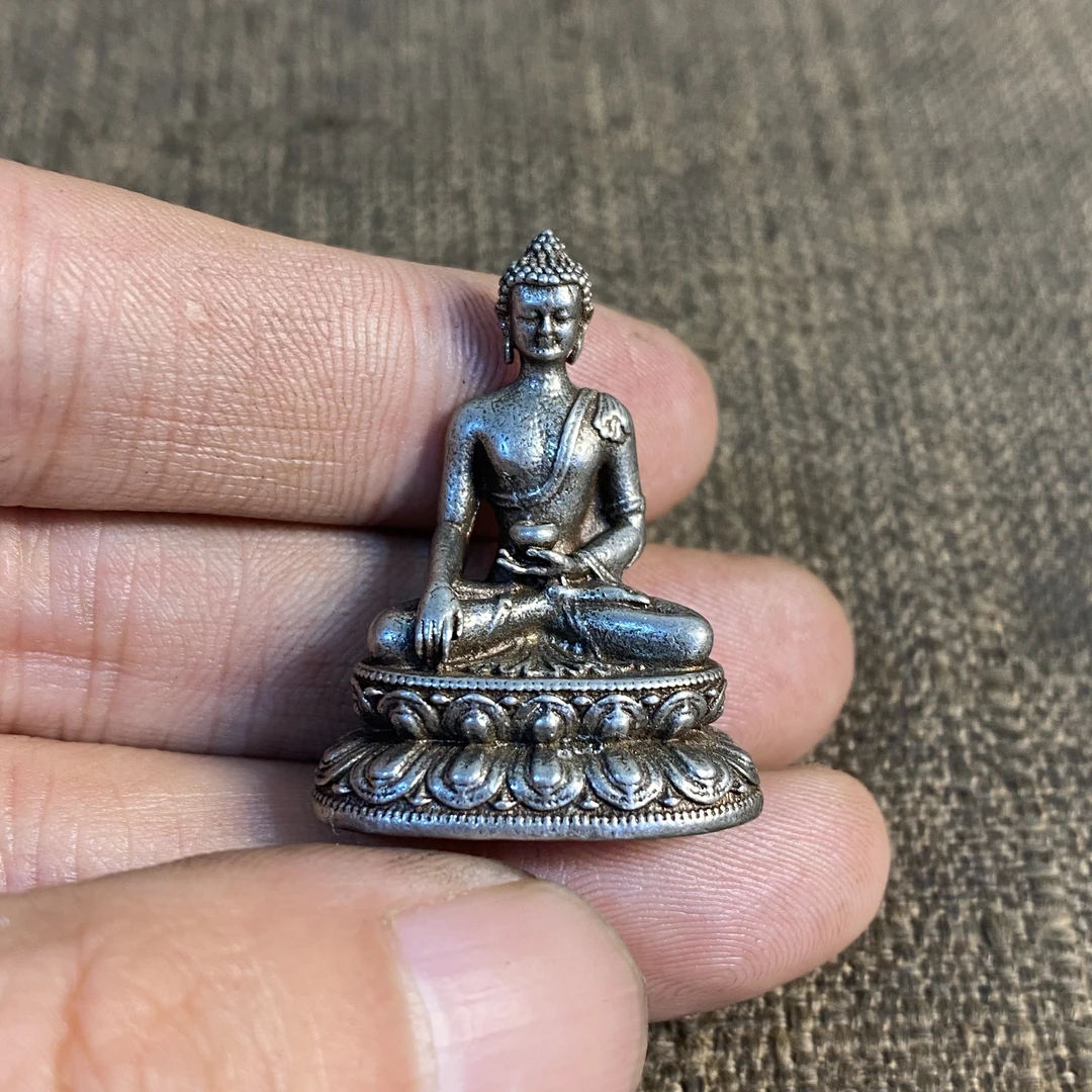 白铜精工释迦摩尼坐像小摆件