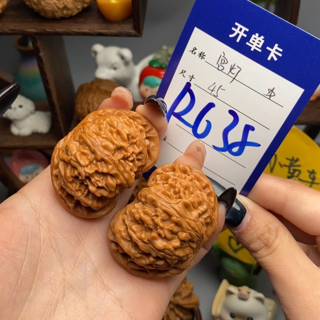 文玩核桃吊坠宫灯