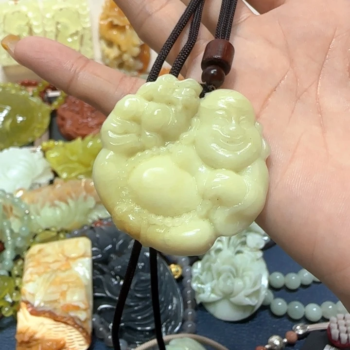 未镶嵌蛇纹石玉吊坠