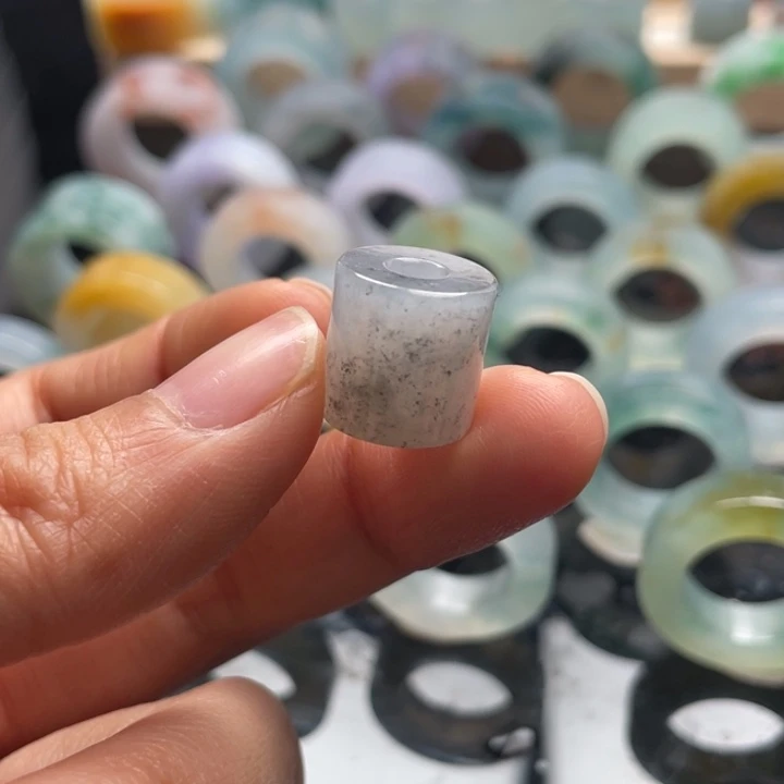 定制翡翠未镶嵌戒指