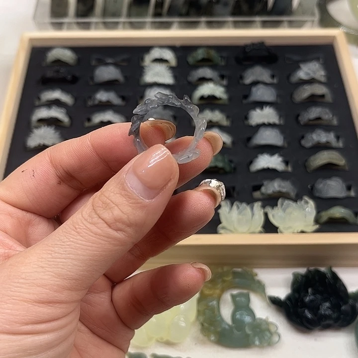 ****月蛇纹石玉合金戒指