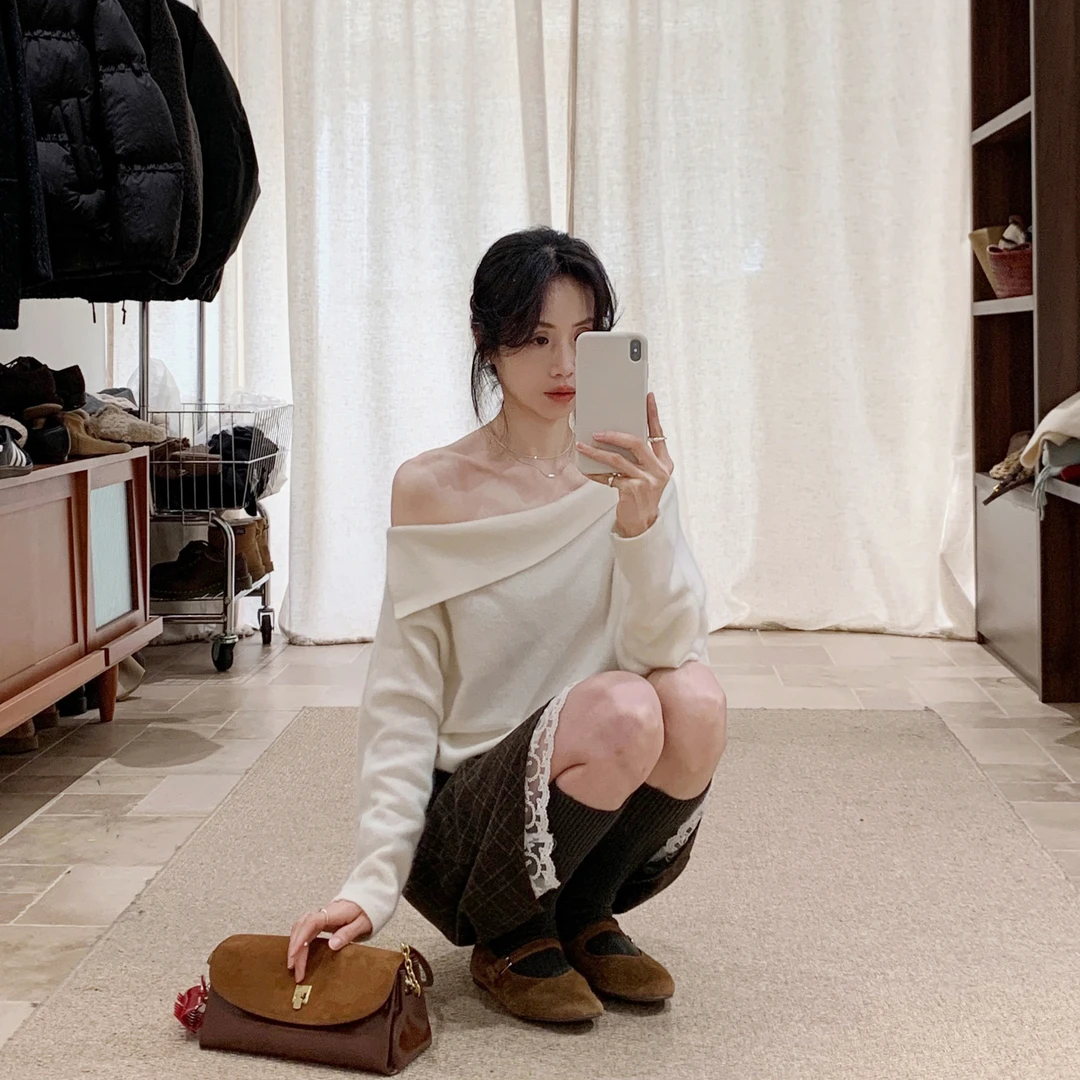 韩系白色一字肩针织衫女2026春新款奶呼呼软糯宽松显瘦上衣