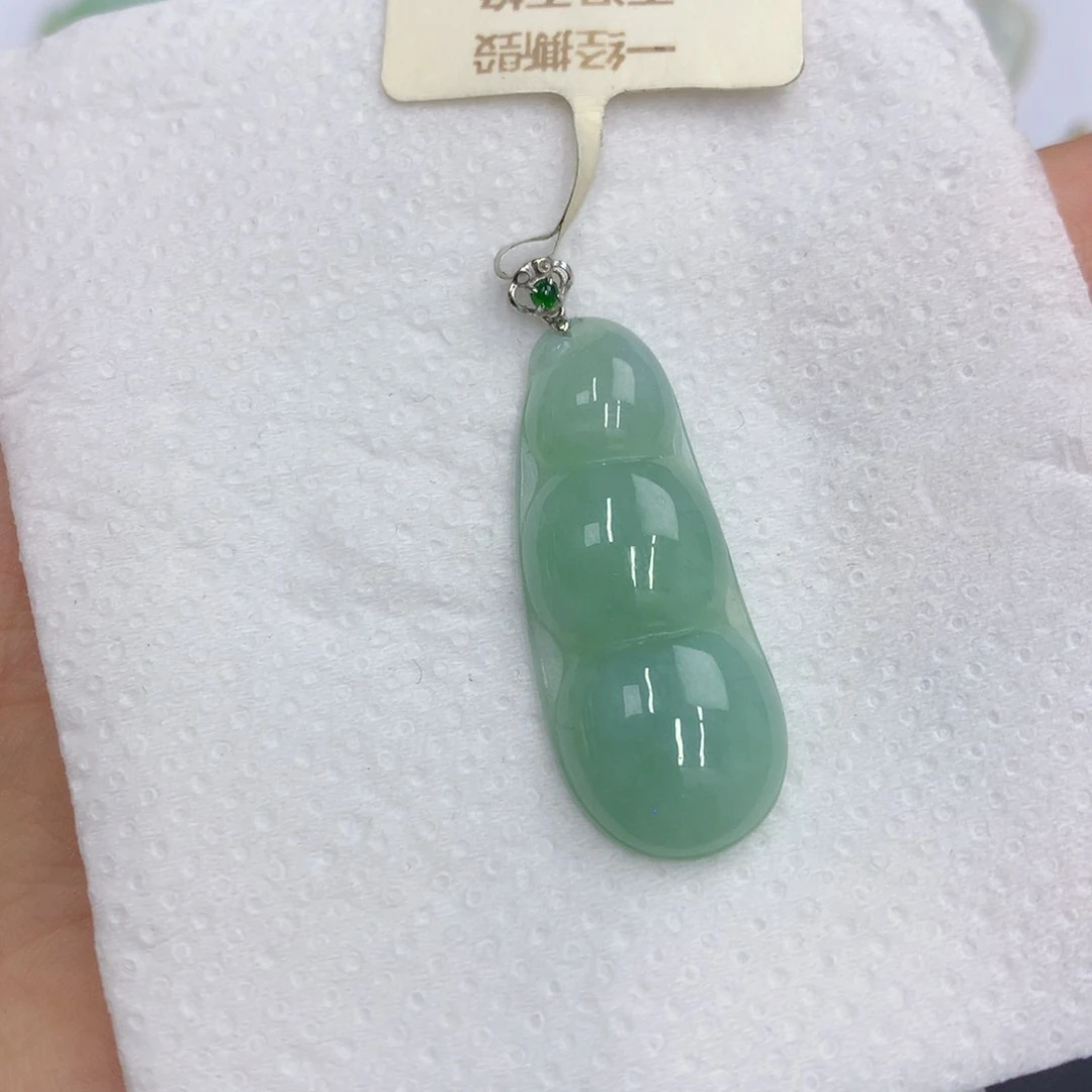 翡翠18K金镶嵌颈饰翡翠