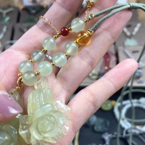 幸****蛇纹石玉合金颈饰