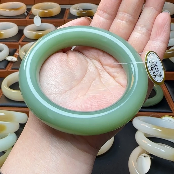 和田玉未镶嵌手镯 62 63胖圆粉青 传承