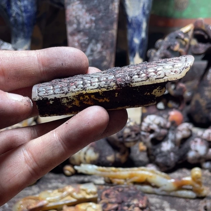 大***朝和田玉（糖玉）未镶嵌颈饰