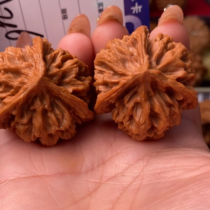 桃核把件精品三棱