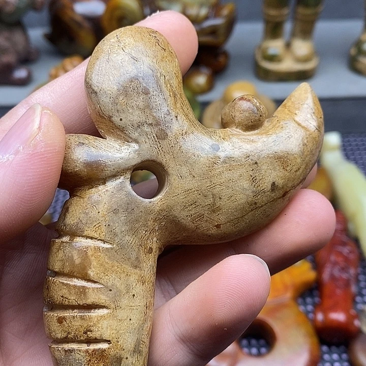 未镶嵌蛇纹石玉颈饰