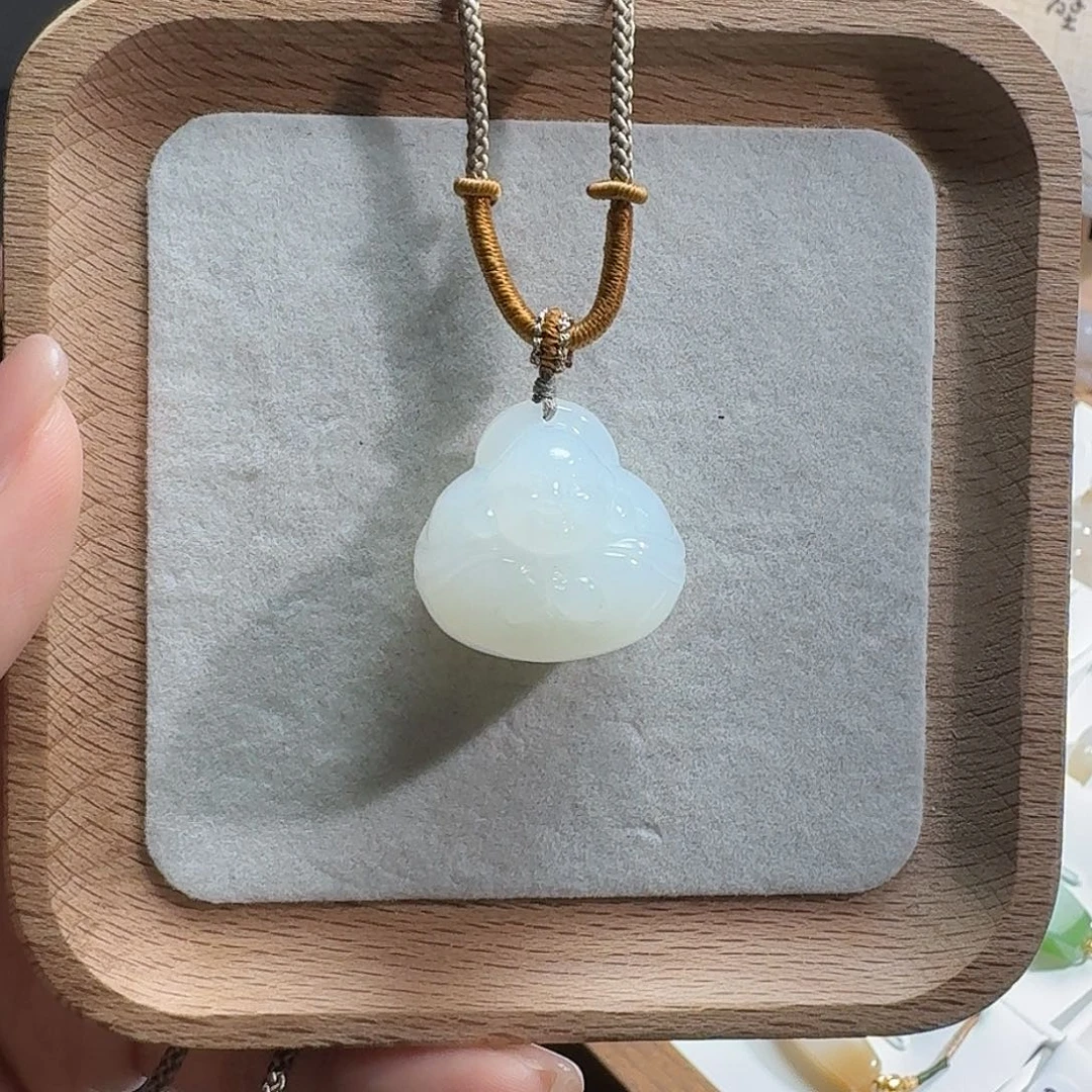 网****和田玉未镶嵌颈饰白玉抱抱佛