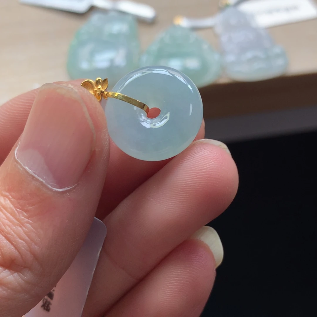 颈饰未镶嵌翡翠吊坠