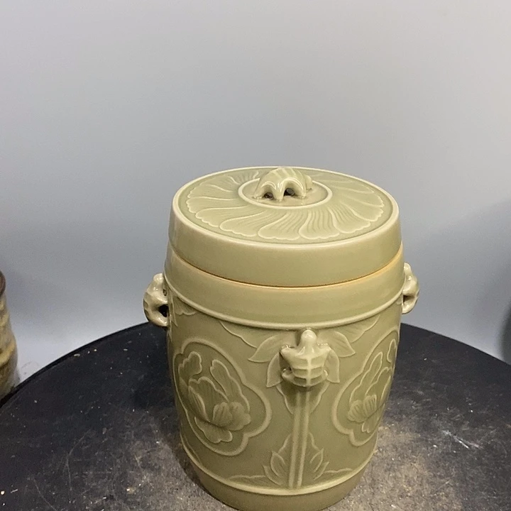 越窑盖罐造型精美