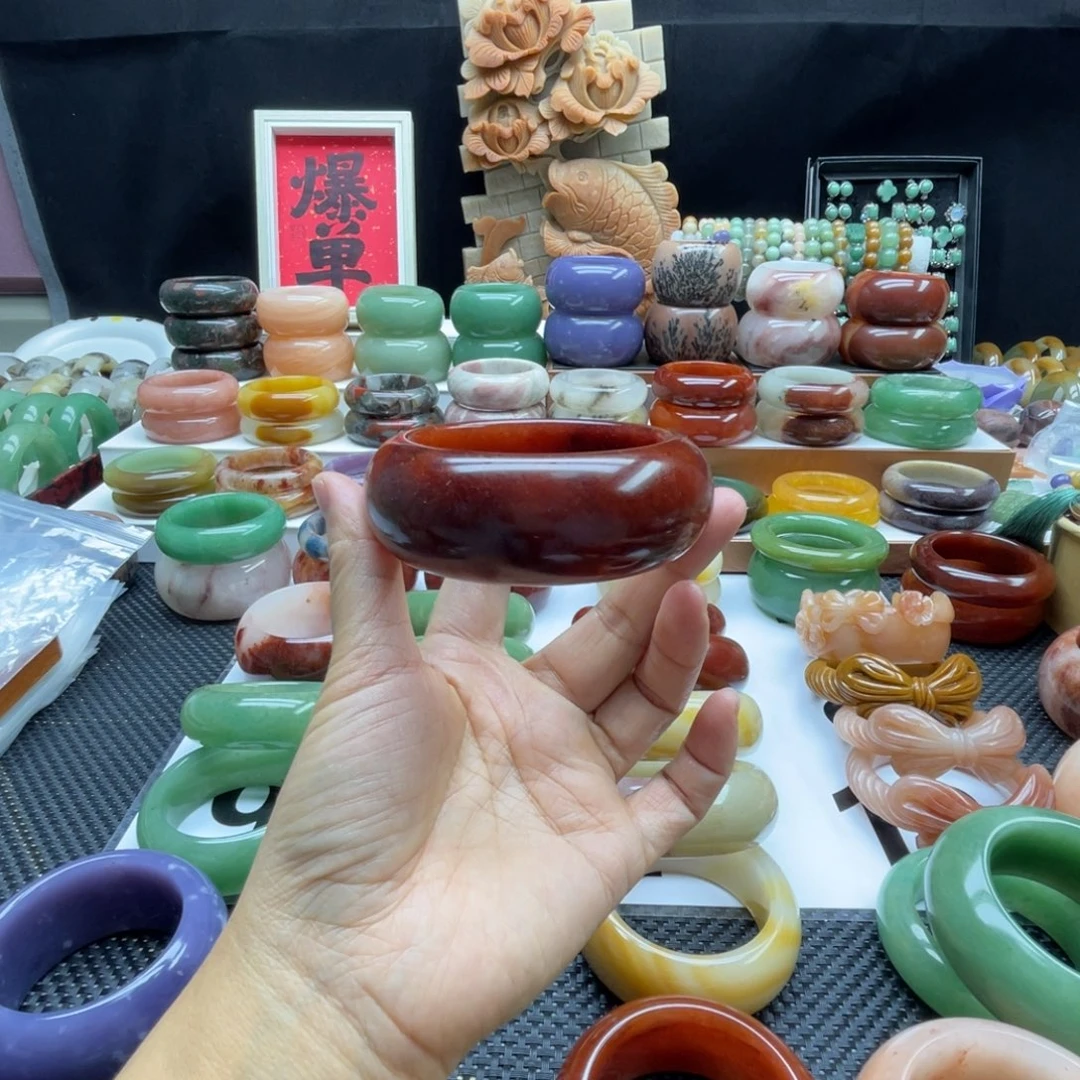 小***春石英岩玉未镶嵌手镯