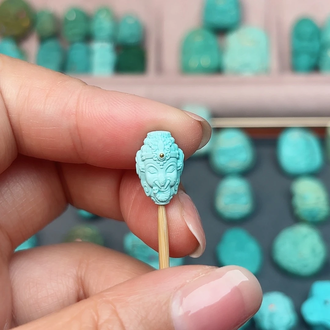 绿松石配饰未镶嵌