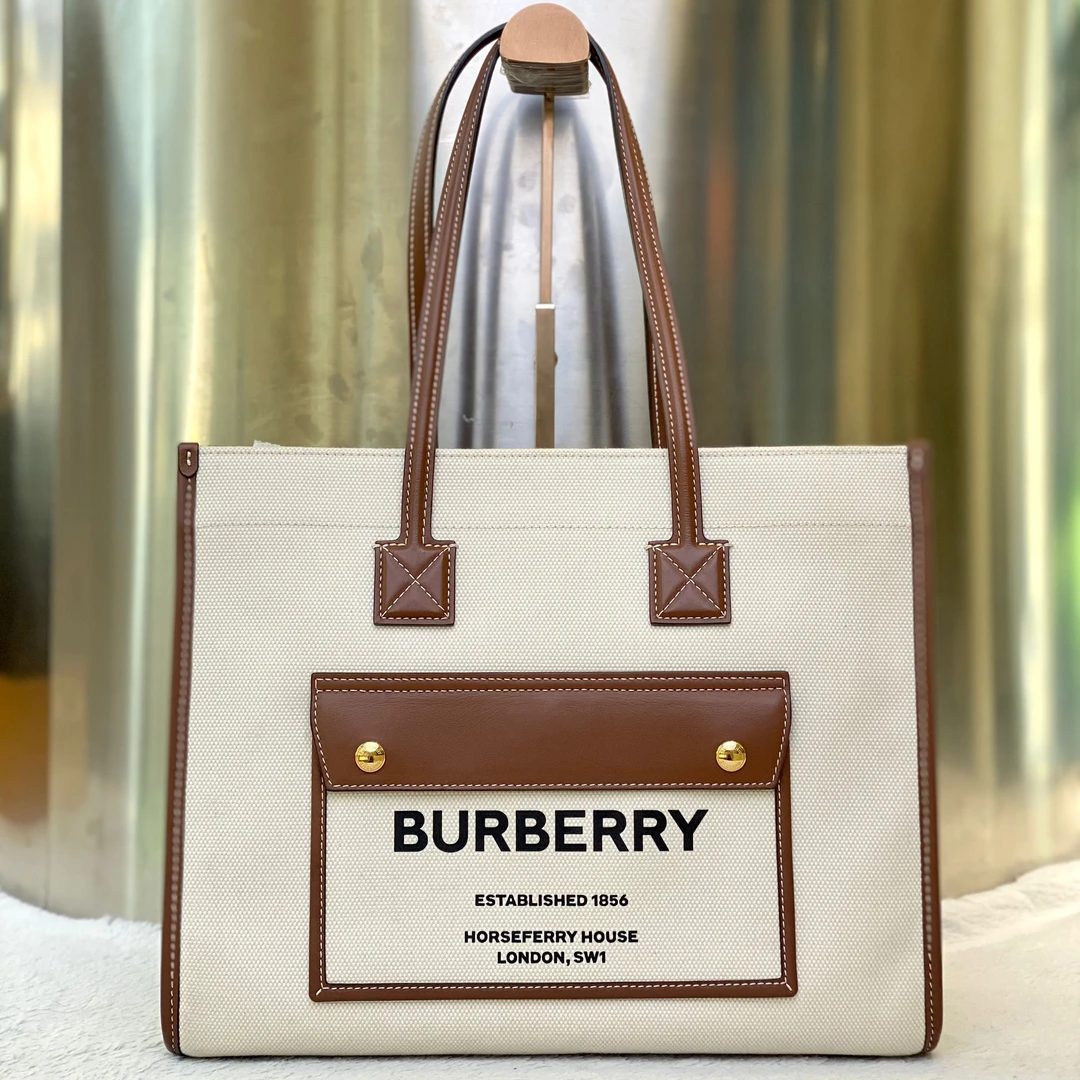 99新 BURBERRY/博柏利 爱马98新巴宝莉freya托特单肩包1891