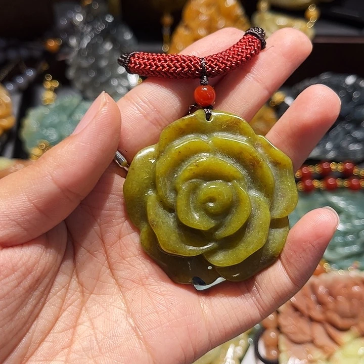 岫玉未镶嵌毛衣链