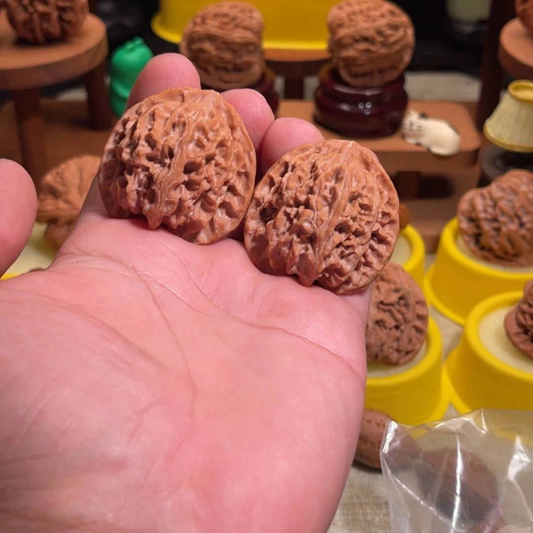 文玩核桃吊坠三角苹果园