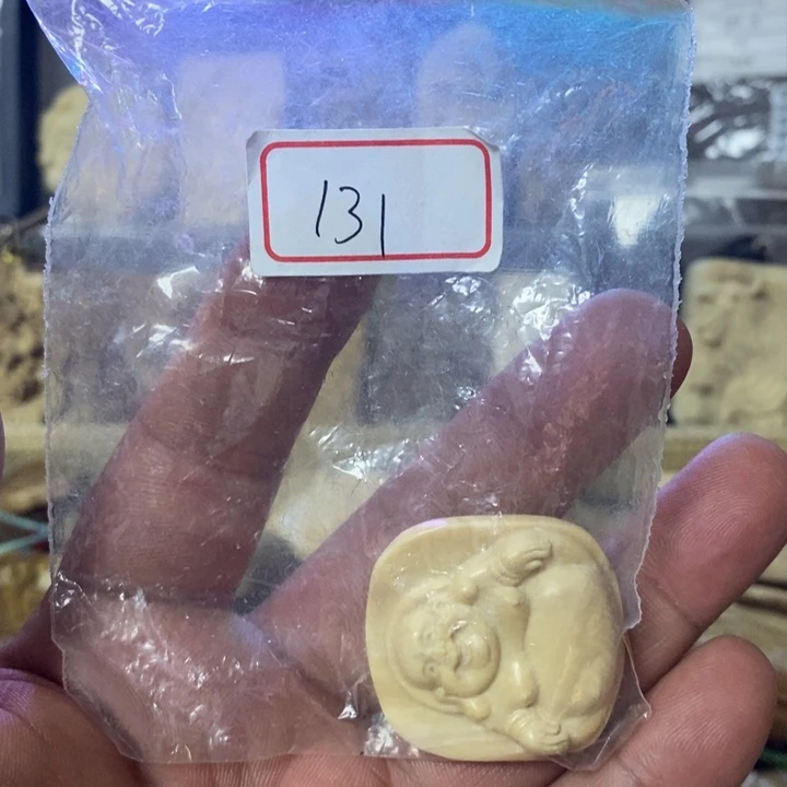 幸****7天然猛犸牙雕刻品